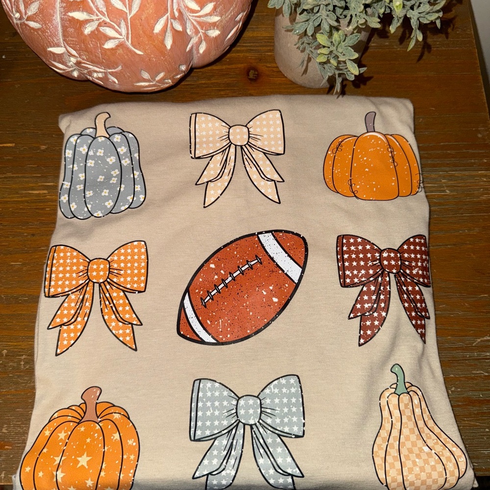 Festive Fall Graphic Tee with Bows and Pumpkins